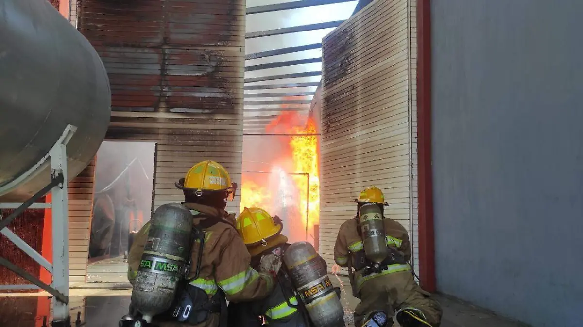 Bomberos Foto. Policía de Tlajomulco  (1)